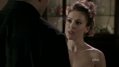 Charmed-Online_dot_nl-Castle2x120923.jpg