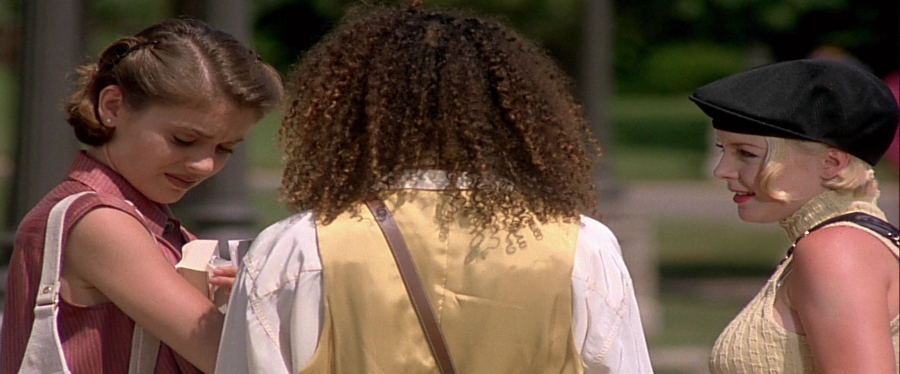 charmed-online-dot-net_EmbraceOfTheVampire1434.jpg