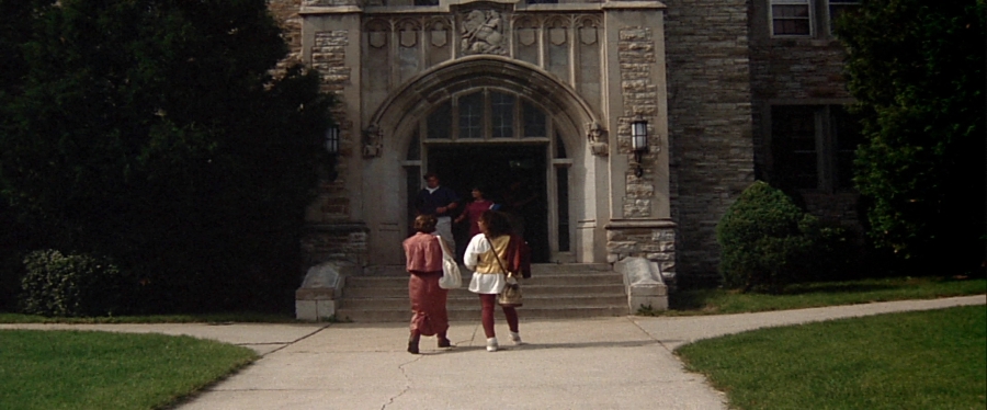charmed-online-dot-net_EmbraceOfTheVampire1514.jpg
