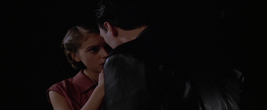 charmed-online-dot-net_EmbraceOfTheVampire2010.jpg