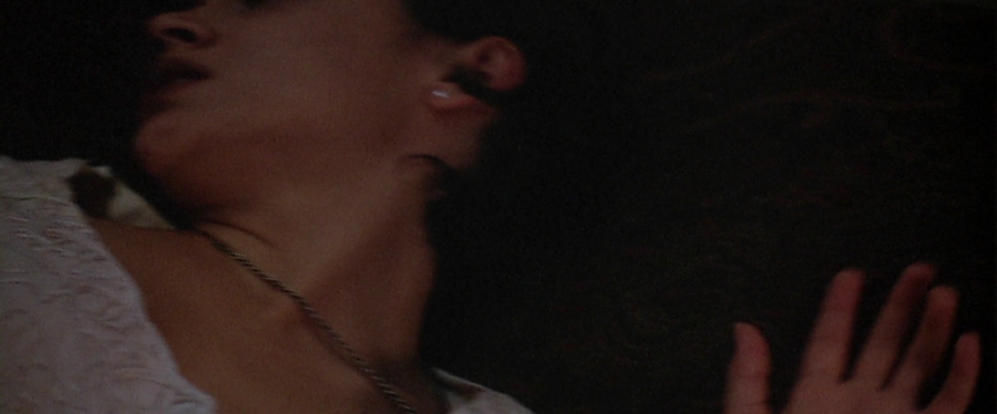charmed-online-dot-net_EmbraceOfTheVampire2534.jpg