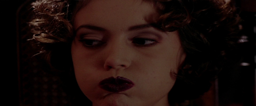 charmed-online-dot-net_EmbraceOfTheVampire3949.jpg