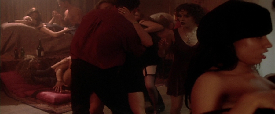 charmed-online-dot-net_EmbraceOfTheVampire4166.jpg