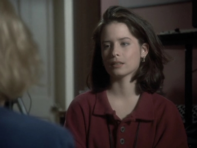 Charmed-Online_dot_nl-PicketFences1x01-5239.jpg