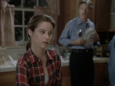 Charmed-Online_dot_nl-PicketFences1x05-0353.jpg