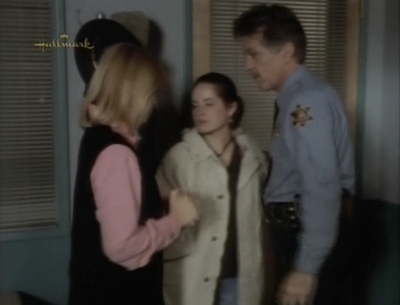 Charmed-Online_dot_nl-PicketFences2x11-15714.jpg