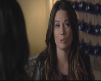 LucyHale-dot-nl_PrettyLittleLiars-4x03CatsCradle2081.jpg