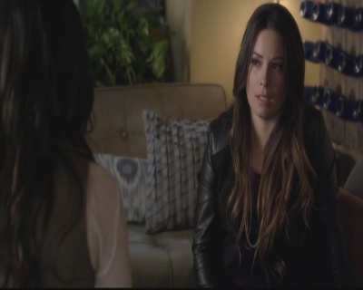 LucyHale-dot-nl_PrettyLittleLiars-4x03CatsCradle2088.jpg