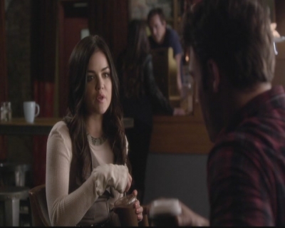 LucyHale-dot-nl_PrettyLittleLiars-4x03CatsCradle2137.jpg