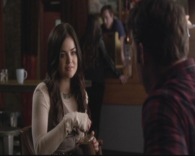 LucyHale-dot-nl_PrettyLittleLiars-4x03CatsCradle2139.jpg