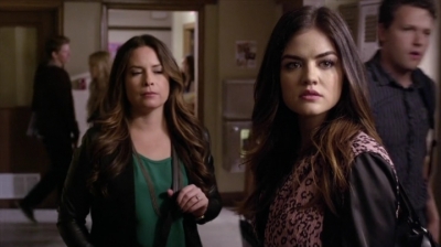 Charmed-Online_dot_net-PrettyLittleLiars-5x09MarchOfDimes0587.jpg