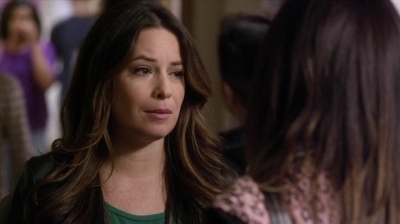 Charmed-Online_dot_net-PrettyLittleLiars-5x09MarchOfDimes0602.jpg