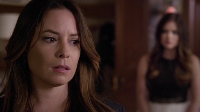 Charmed-Online_dot_net-PrettyLittleLiars-5x09MarchOfDimes1081.jpg