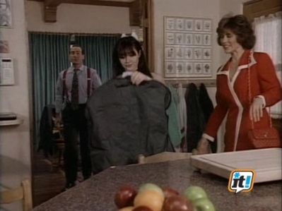 Charmed-Online-dot-NL-BeverlyHills90210-3x27-1103.jpg