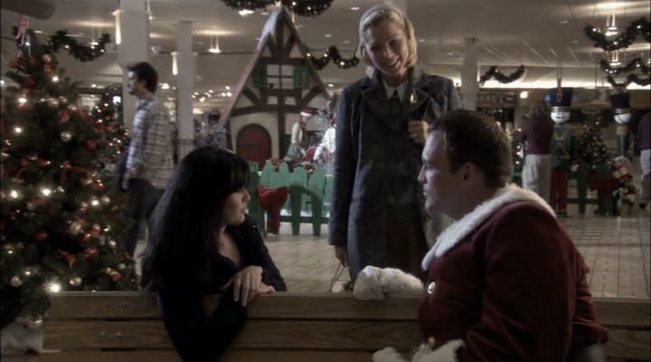 Charmed-Online-dot-net_ChristmasCarper2002.jpg