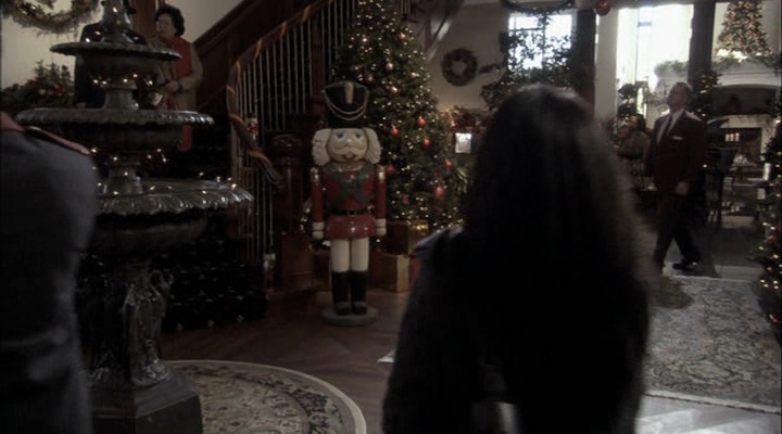 Charmed-Online-dot-net_ChristmasCarper2945.jpg