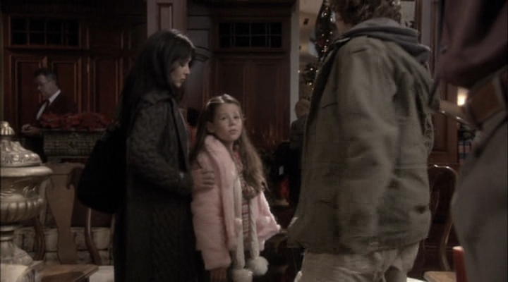 Charmed-Online-dot-net_ChristmasCarper3177.jpg