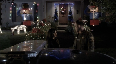 Charmed-Online-dot-net_ChristmasCarper4686.jpg