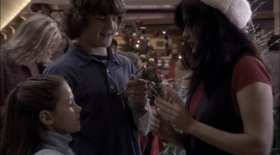 Charmed-Online-dot-net_ChristmasCarper5031.jpg