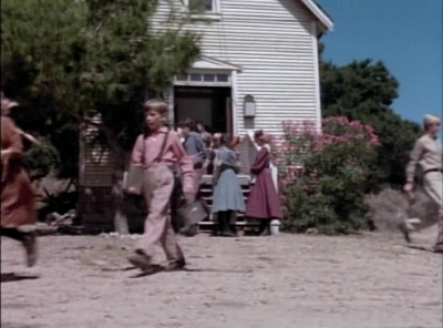 Charmed-Online-dot-NL-LittleHouseonthePrairie_BlessAlltheDearChildren0162.jpg