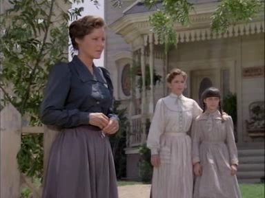 Charmed-Online-dot-NL-LittleHouseonthePrairie_LookBacktoYesterday3504.jpg