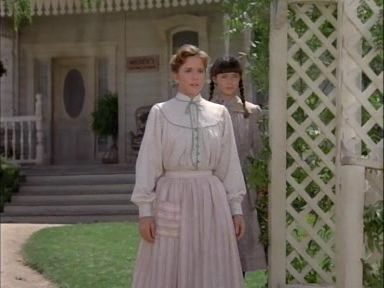 Charmed-Online-dot-NL-LittleHouseonthePrairie_LookBacktoYesterday3509.jpg