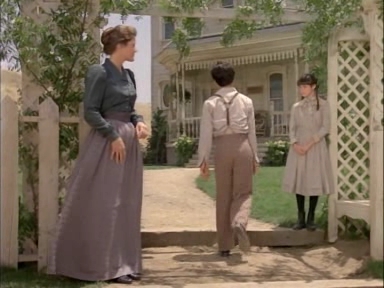 Charmed-Online-dot-NL-LittleHouseonthePrairie_LookBacktoYesterday3605.jpg