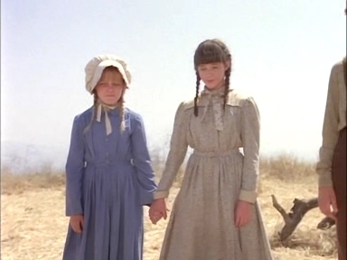 Charmed-Online-dot-NL-LittleHouseonthePrairie_LookBacktoYesterday5373.jpg