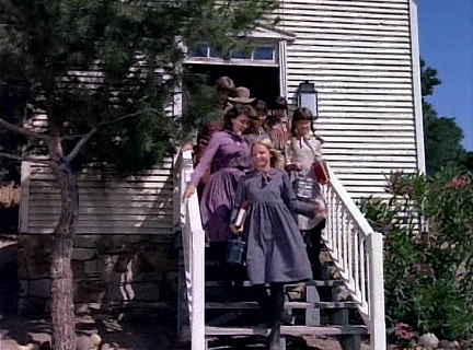 Charmed-Online-dot_nl-LittleHouseonthePrairie9x01-0641.jpg