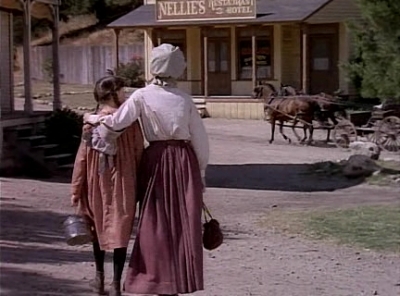 Charmed-Online-dot_nl-LittleHouseonthePrairie9x01-0320.jpg