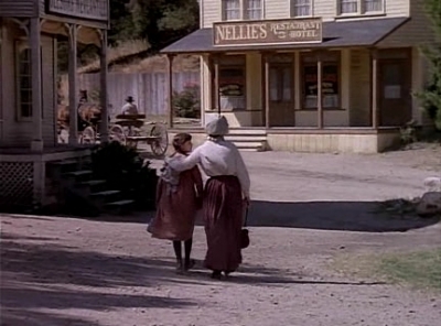 Charmed-Online-dot_nl-LittleHouseonthePrairie9x01-0326.jpg