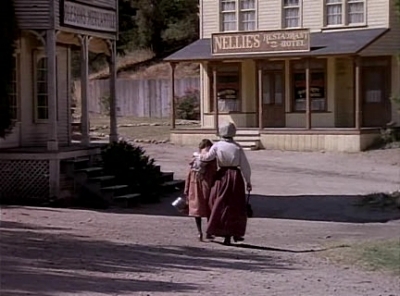 Charmed-Online-dot_nl-LittleHouseonthePrairie9x01-0329.jpg