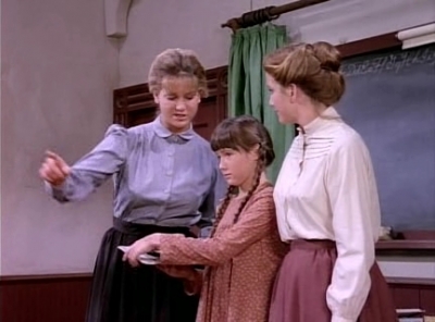 Charmed-Online-dot_nl-LittleHouseonthePrairie9x01-0561.jpg