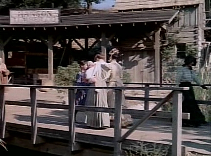 Charmed-Online-dot-NLCharmed-Online-dot-NL-LittleHouseonthePrairie9x10-0163.jpg