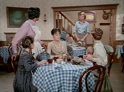 Charmed-Online-dot-NLCharmed-Online-dot-NL-LittleHouseonthePrairie9x10-0201.jpg