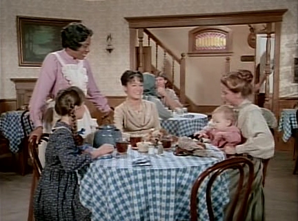 Charmed-Online-dot-NLCharmed-Online-dot-NL-LittleHouseonthePrairie9x10-0210.jpg