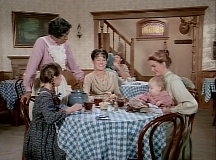 Charmed-Online-dot-NLCharmed-Online-dot-NL-LittleHouseonthePrairie9x10-0211.jpg