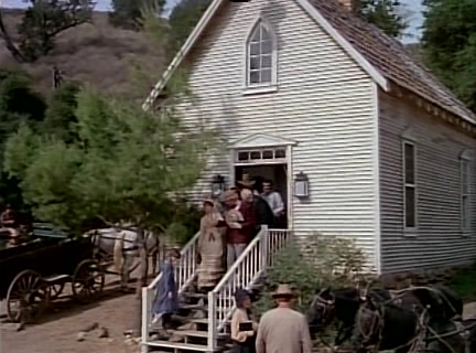 Charmed-Online-dot-NLCharmed-Online-dot-NL-LittleHouseonthePrairie9x10-0959.jpg