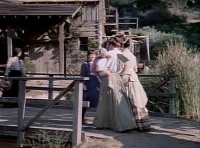 Charmed-Online-dot-NLCharmed-Online-dot-NL-LittleHouseonthePrairie9x10-0160.jpg