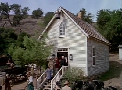 Charmed-Online-dot-NLCharmed-Online-dot-NL-LittleHouseonthePrairie9x10-0954.jpg