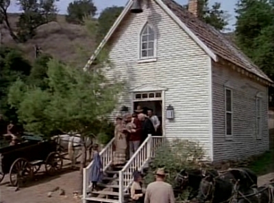 Charmed-Online-dot-NLCharmed-Online-dot-NL-LittleHouseonthePrairie9x10-0958.jpg