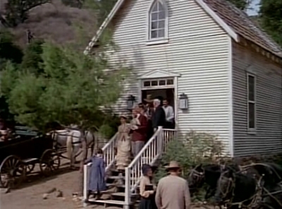 Charmed-Online-dot-NLCharmed-Online-dot-NL-LittleHouseonthePrairie9x10-0960.jpg