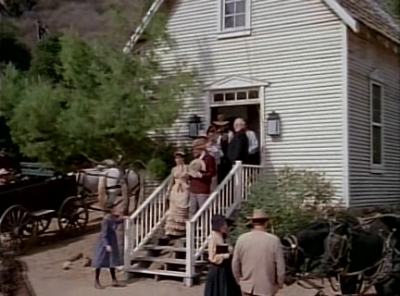 Charmed-Online-dot-NLCharmed-Online-dot-NL-LittleHouseonthePrairie9x10-0961.jpg