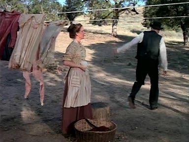 Charmed-Online-dot-NLCharmed-Online-dot-NL-LittleHouseonthePrairie9x12-1864.jpg