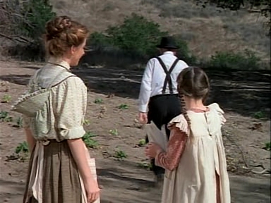 Charmed-Online-dot-NLCharmed-Online-dot-NL-LittleHouseonthePrairie9x12-2414.jpg