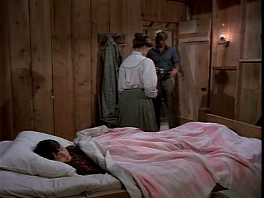 Charmed-Online-dot-NLCharmed-Online-dot-NL-LittleHouseonthePrairie9x12-2748.jpg