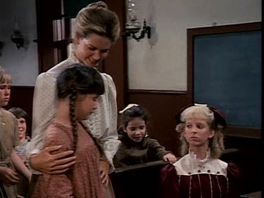 Charmed-Online-dot-NLCharmed-Online-dot-NL-LittleHouseonthePrairie9x12-3053.jpg