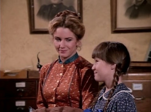 Charmed-Online-dot-NL-LittleHouseonthePrairie9x15-0495.jpg