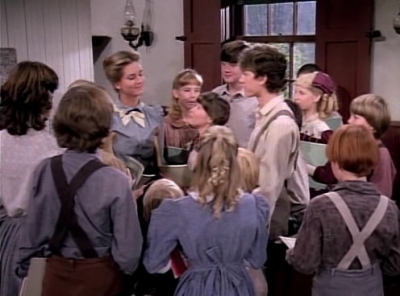 Charmed-Online-dot-NL-LittleHouseonthePrairie9x15-0180.jpg