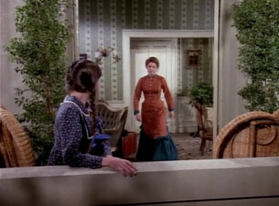 Charmed-Online-dot-NL-LittleHouseonthePrairie9x15-0791.jpg